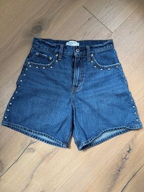 Abercrombie The Loose Short High Rise with Studs